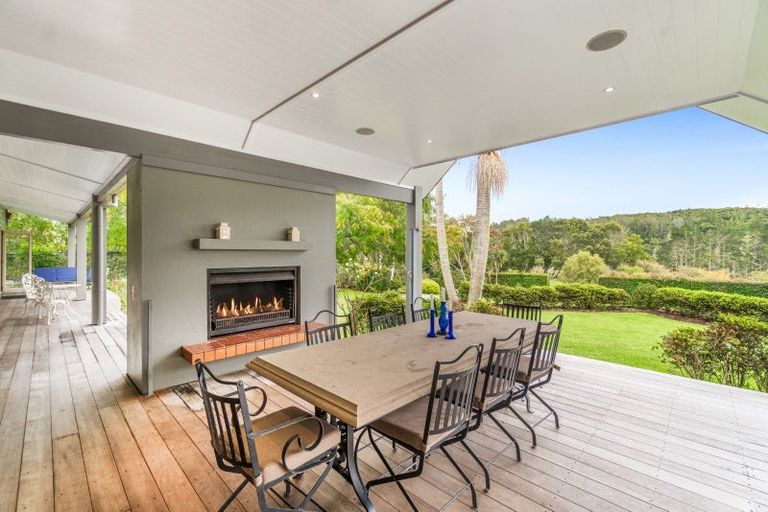 Photo of property in 37 Hardens Lane, Paremoremo, Auckland, 0632