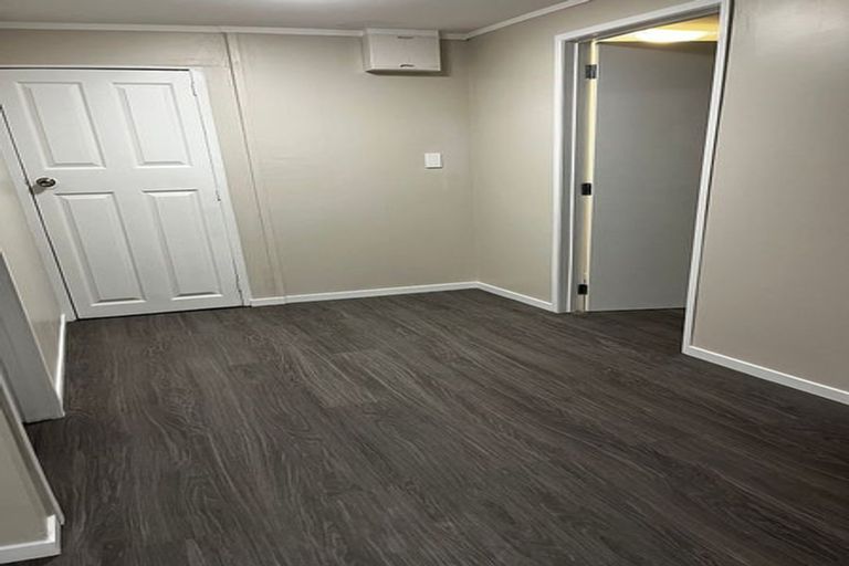 Photo of property in 280 Great North Road, Henderson, Auckland, 0612