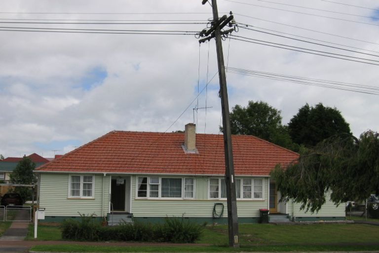 Photo of property in 96 Wolverton Street, Blockhouse Bay, Auckland, 0600