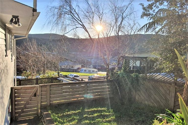 Photo of property in 25 Lord Street, Stokes Valley, Lower Hutt, 5019