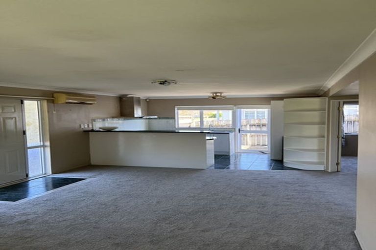 Photo of property in 36 Hugh Green Drive, Pinehill, Auckland, 0632
