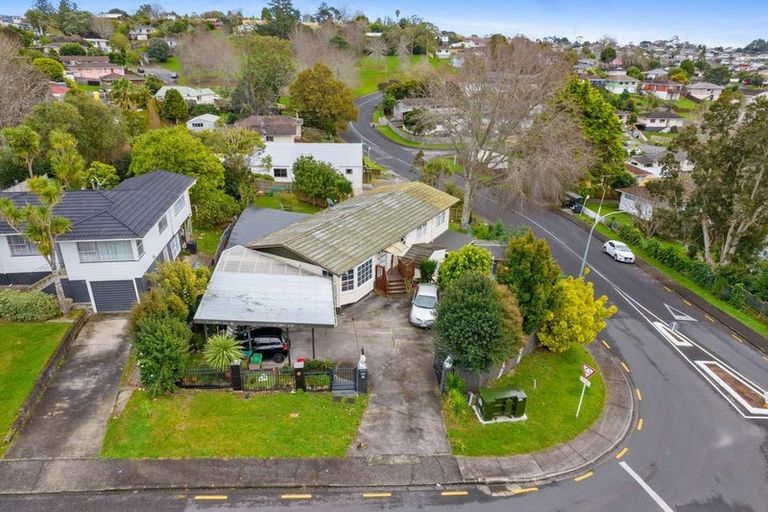 Photo of property in 17 Hewlett Road, Massey, Auckland, 0614