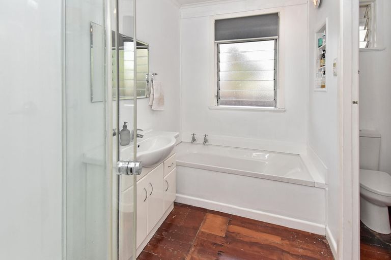 Photo of property in 2/16 View Road, Papakura, 2110