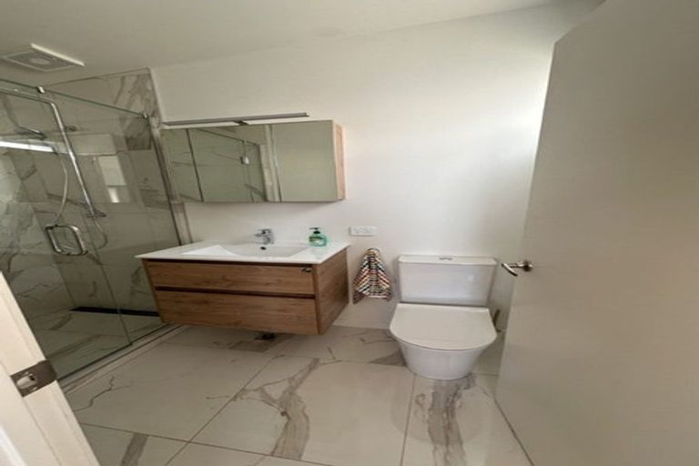 Photo of property in 1/231b Titirangi Road, Titirangi, Auckland, 0604