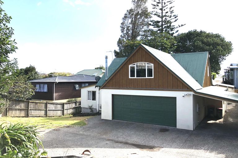 Photo of property in 33a Baird Street, Howick, Auckland, 2014