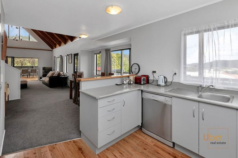 Photo of property in 98 Fourth Avenue, Woodhill, Whangarei, 0110