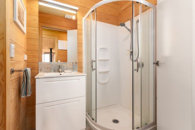 Photo of property in 5 Rifleman Lane, Redcliffs, Christchurch, 8081