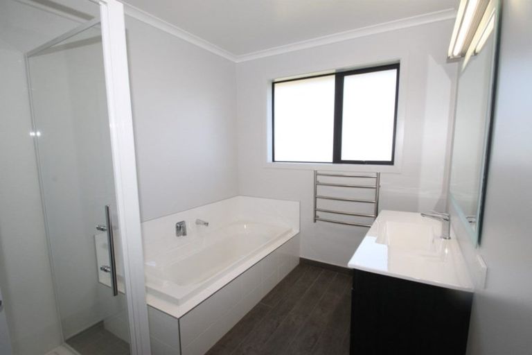 Photo of property in 19 George Street, Waihola, Milton, 9073