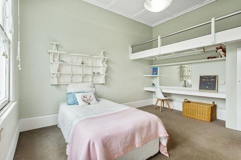 Photo of property in 14 Wallace Road, Mangere Bridge, Auckland, 2022