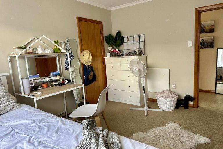 Photo of property in 12 Park Road, West End, Palmerston North, 4412