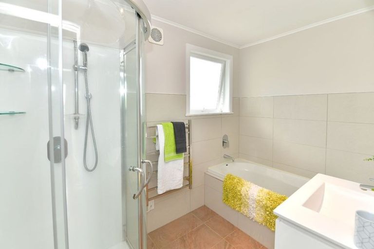 Photo of property in 1/19 Bowman Road, Forrest Hill, Auckland, 0620