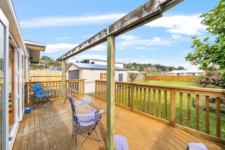 Photo of property in 40 Moeraki Road, Maoribank, Upper Hutt, 5018