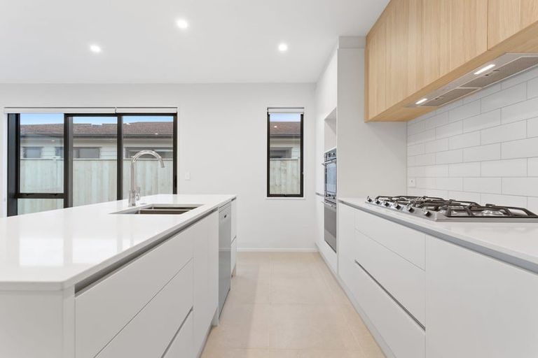 Photo of property in 124 Te Napi Drive, Takanini, Auckland, 2112