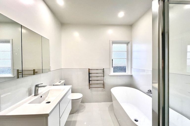 Photo of property in 370 Karori Road, Karori, Wellington, 6012