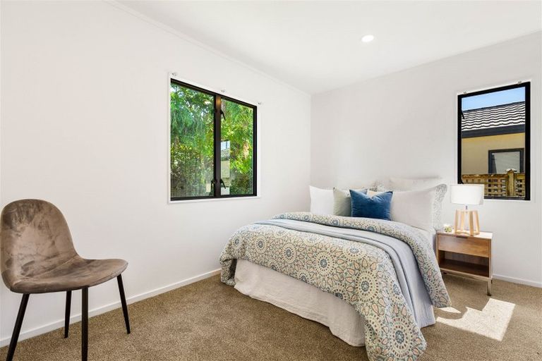 Photo of property in 9/17 Neta Grove, Henderson, Auckland, 0612