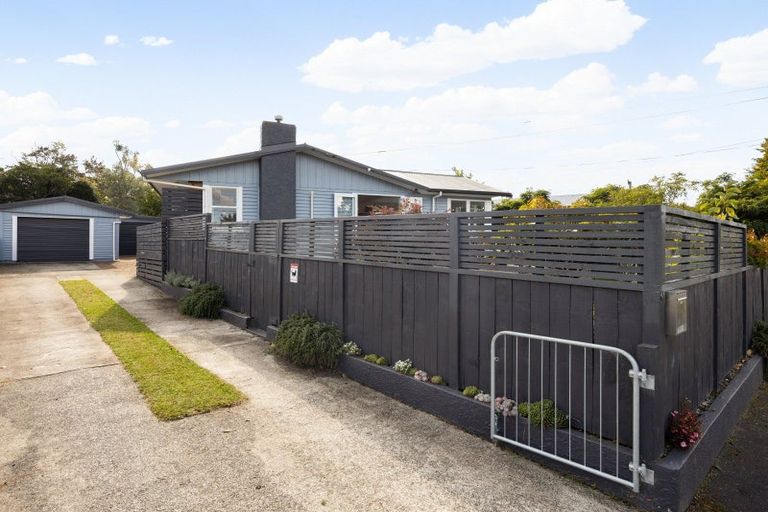 Photo of property in 14 Manapouri Place, Glenview, Hamilton, 3206