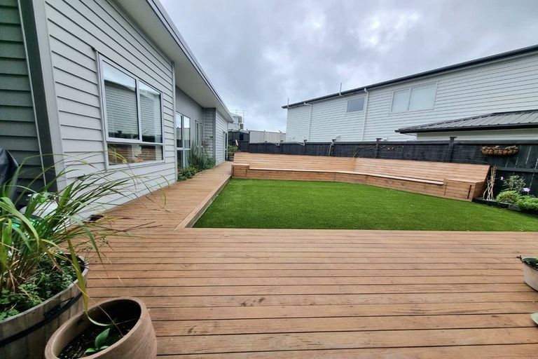 Photo of property in 42 Huarahi Pai Road, Huapai, Kumeu, 0810