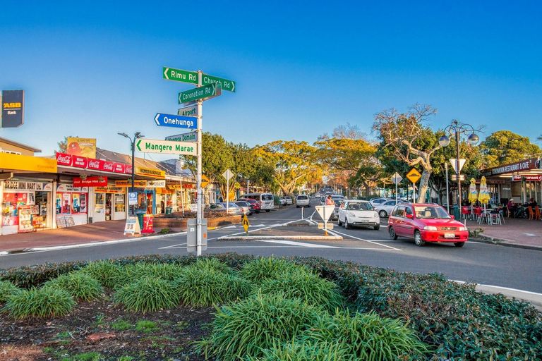 Photo of property in 12 Banbury Place, Mangere Bridge, Auckland, 2022