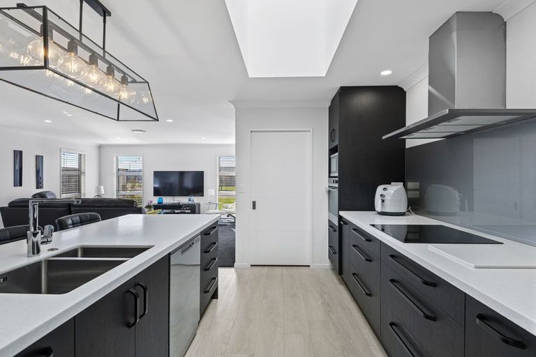 Photo of property in 7 Claremont Crescent, Amberley, 7410