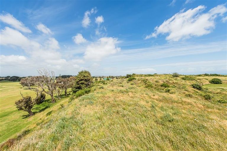 Photo of property in 15 Golf Vue Place, Castlecliff, Whanganui, 4501