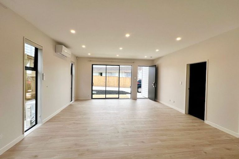 Photo of property in 56a Casuarina Road, Half Moon Bay, Auckland, 2012