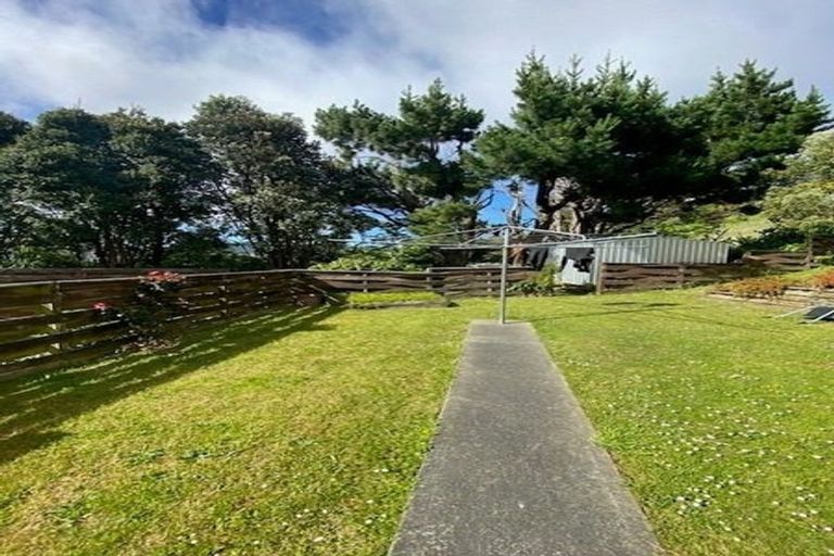Photo of property in 14 Cullen Place, Tawa, Wellington, 5028