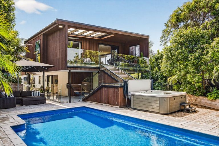 Photo of property in 24 Park Rise, Campbells Bay, Auckland, 0630