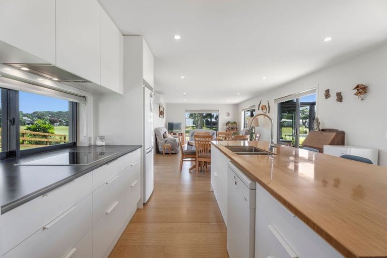 Photo of property in 105 Rangiora Crescent, Matarangi, Whitianga, 3592