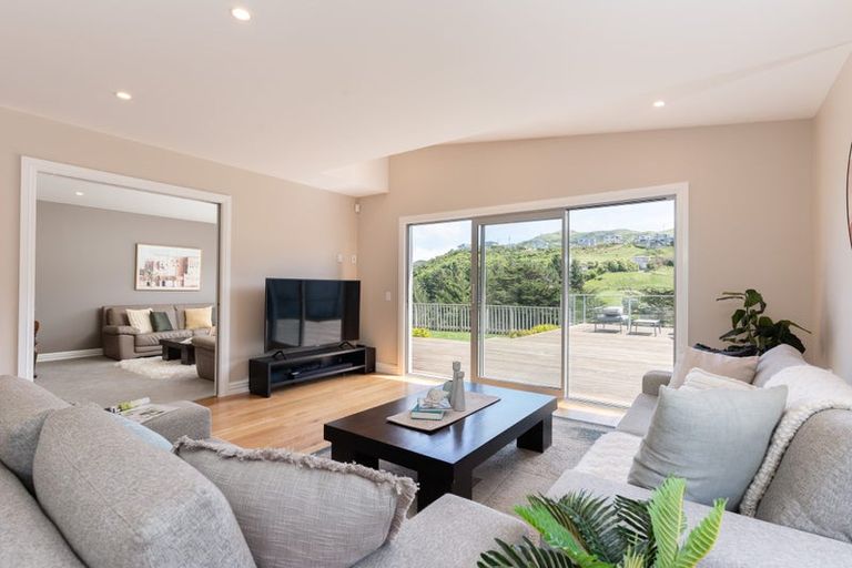 Photo of property in 22 Farnworth Terrace, Churton Park, Wellington, 6037