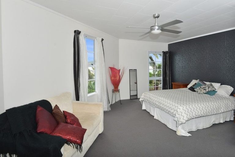 Photo of property in 2 Kaiwaka Road, Onerahi, Whangarei, 0110