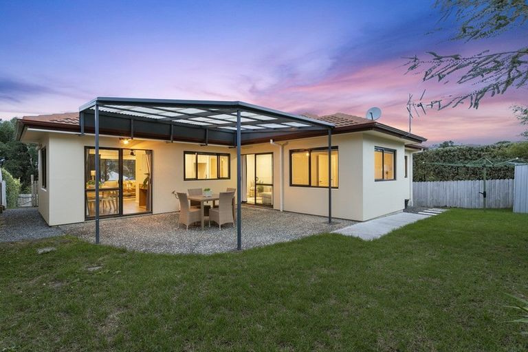 Photo of property in 7 Berkshire Terrace, Massey, Auckland, 0614