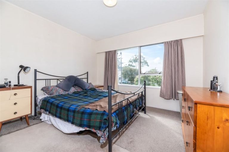 Photo of property in 2/6 Miro Street, New Lynn, Auckland, 0600