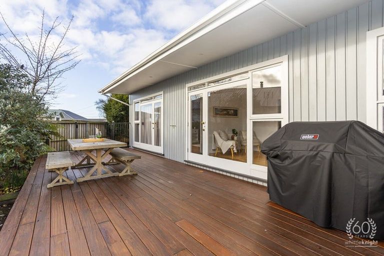 Photo of property in 14 Yeovil Place, St Albans, Christchurch, 8052