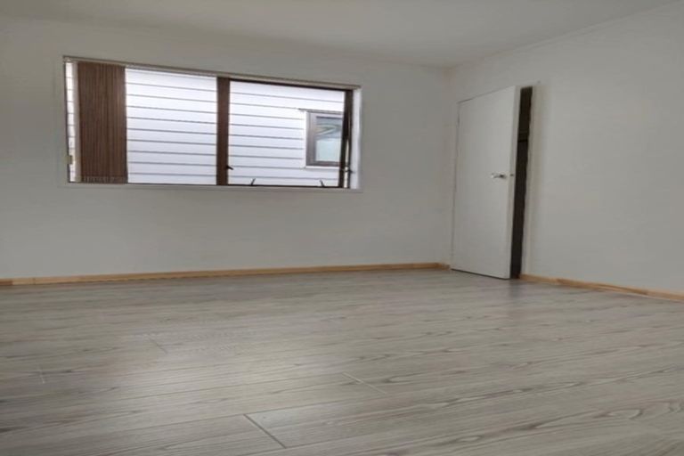 Photo of property in 49 Dissmeyer Drive, Clover Park, Auckland, 2019