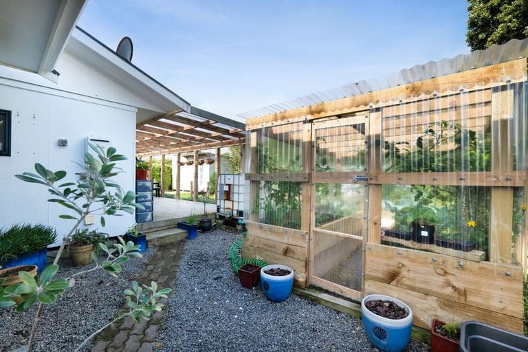 Photo of property in 16 Ponderosa Place, Opunake, 4616