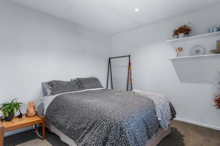 Photo of property in 4 Gwen Place, Redwood, Christchurch, 8051