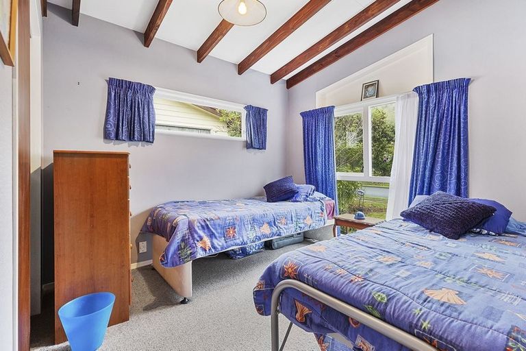 Photo of property in 69 Fyvie Avenue, Tawa, Wellington, 5028