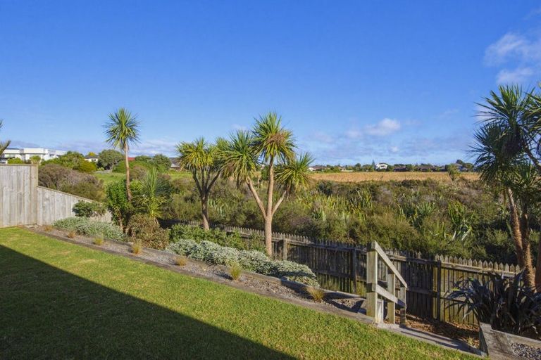 Photo of property in 9 Taranui Way, Paraparaumu Beach, Paraparaumu, 5032