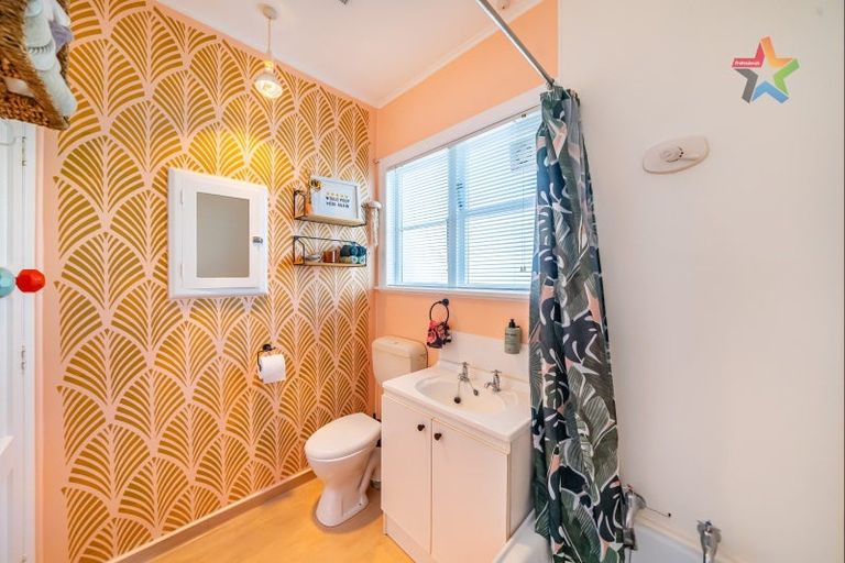 Photo of property in 34 Athlone Crescent, Boulcott, Lower Hutt, 5011