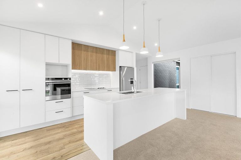 Photo of property in 13 Evergreen Parade, Rosehill, Papakura, 2113