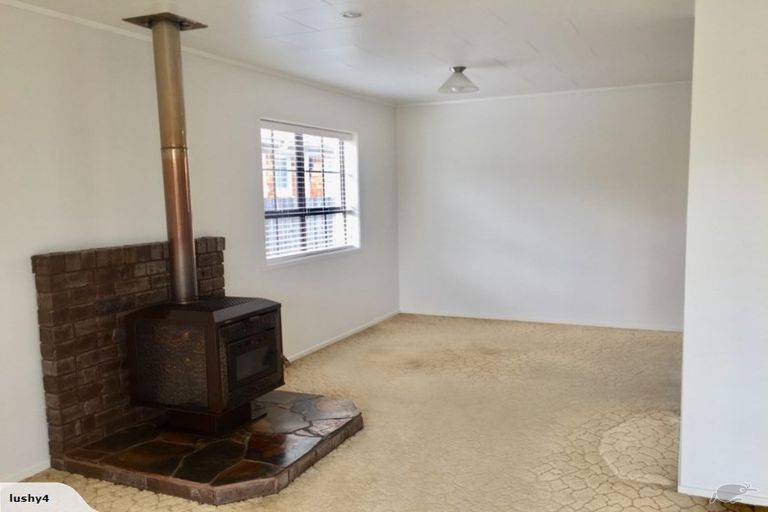 Photo of property in 1/2 Wolfe Street, Regent, Whangarei, 0112