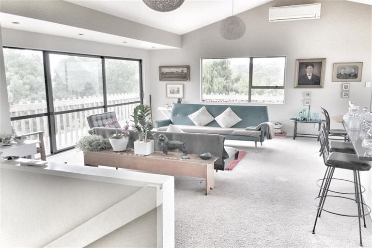 Photo of property in 168a Scenic Drive, Titirangi, Auckland, 0604