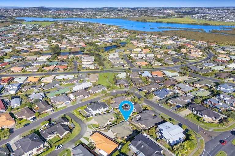 Photo of property in 48 Chesterfield Way, Orewa, 0931