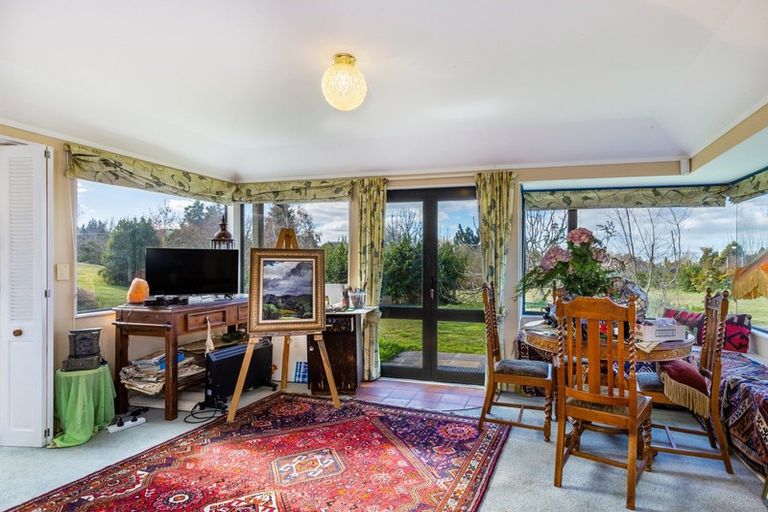 Photo of property in 71 Gillespie Place, Acacia Bay, Taupo, 3385