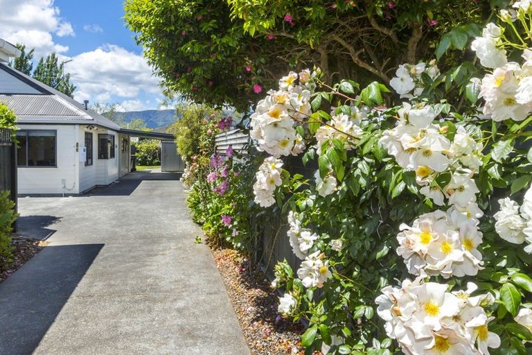Photo of property in 6a Tui Grove, Elderslea, Upper Hutt, 5018