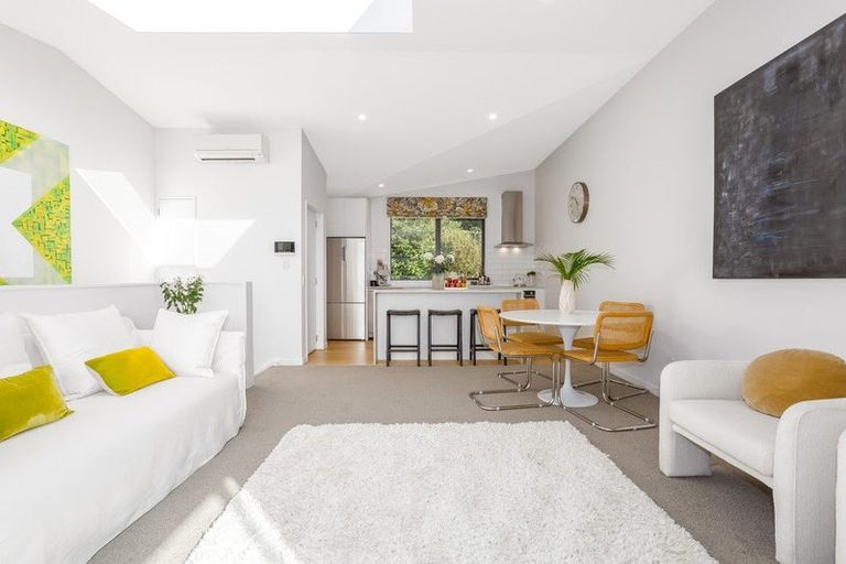 Photo of property in 1/18 Oriental Terrace, Oriental Bay, Wellington, 6011