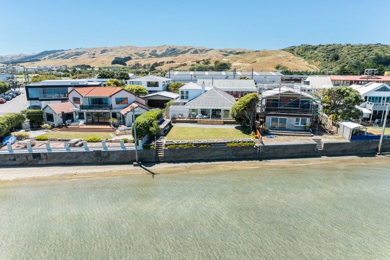 Photo of property in 20a Steyne Avenue, Plimmerton, Porirua, 5026