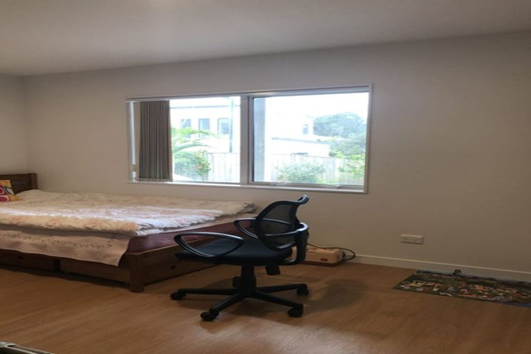 Photo of property in 24 Para Close, Fairview Heights, Auckland, 0632