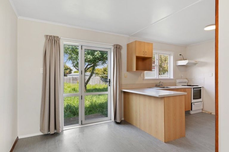 Photo of property in 55 Momorangi Crescent, Redwood, Christchurch, 8051