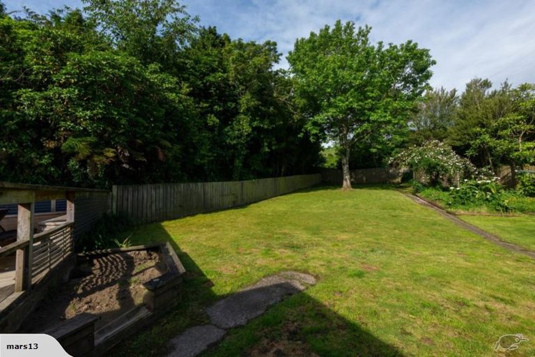 Photo of property in 11 Morgan Place, Tawa, Wellington, 5028